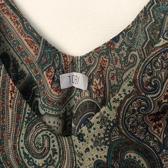 Patterned Cami - Picture 3 of 3